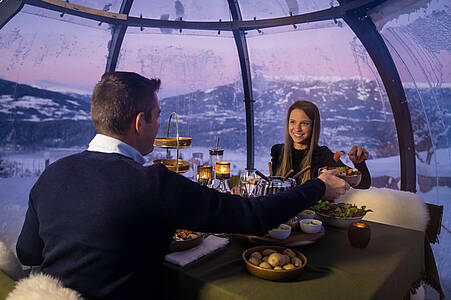 TEMPO con gli amici – Cena al chiaro di luna nella cupola di vetro