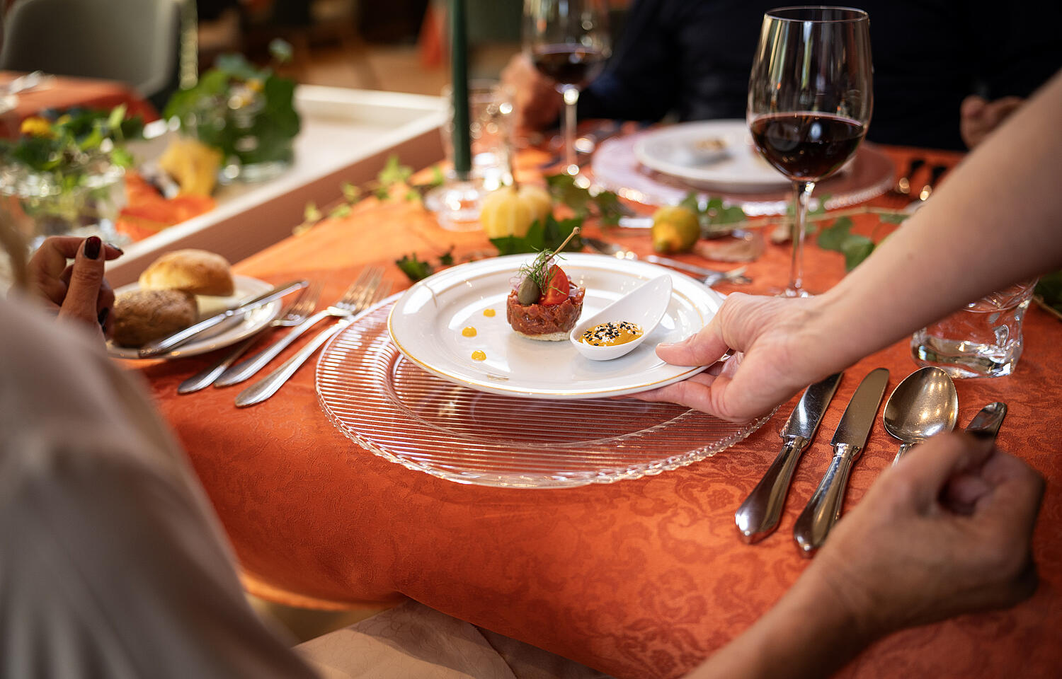 Essen wird bei Kulinarische Nächte serviert