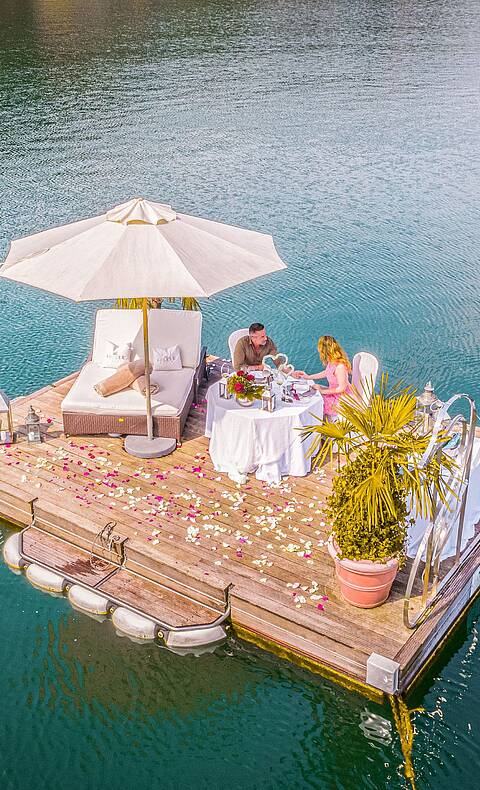 Dinner-Floß im Millstätter See – beliebter Ort für Heiratsanträge